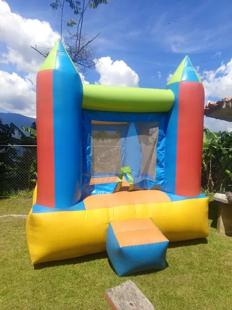 Inflable tipo castillo al aire libre