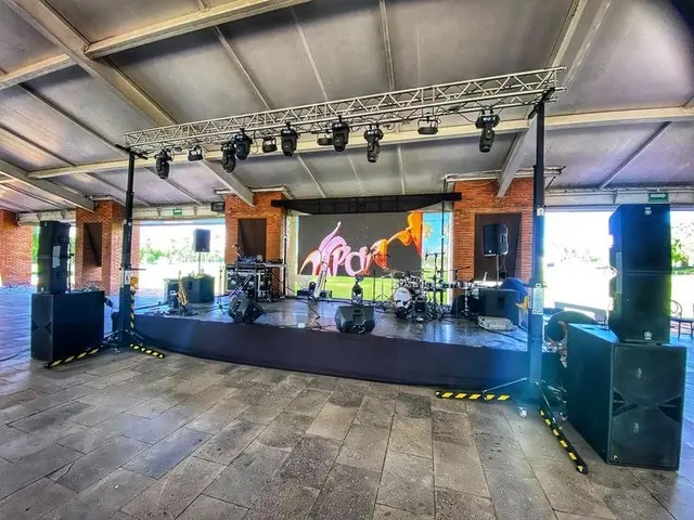 Tarima y montaje de evento producido por Jaspeproducciones